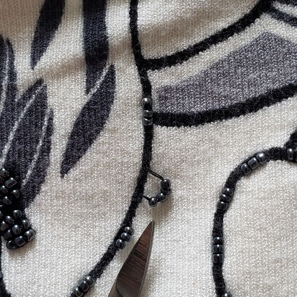 Pierri Pullover Womens Medium Knit Beaded Gray Cream Black Crew Neck VTG Classic - Picture 9 of 11